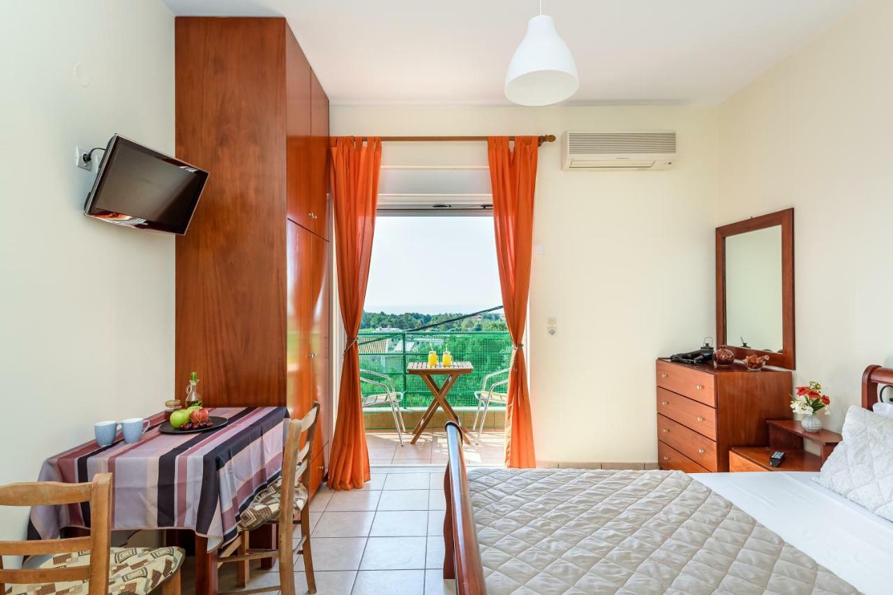 Golden Beach Hill Apartments Kato Daratso Luaran gambar